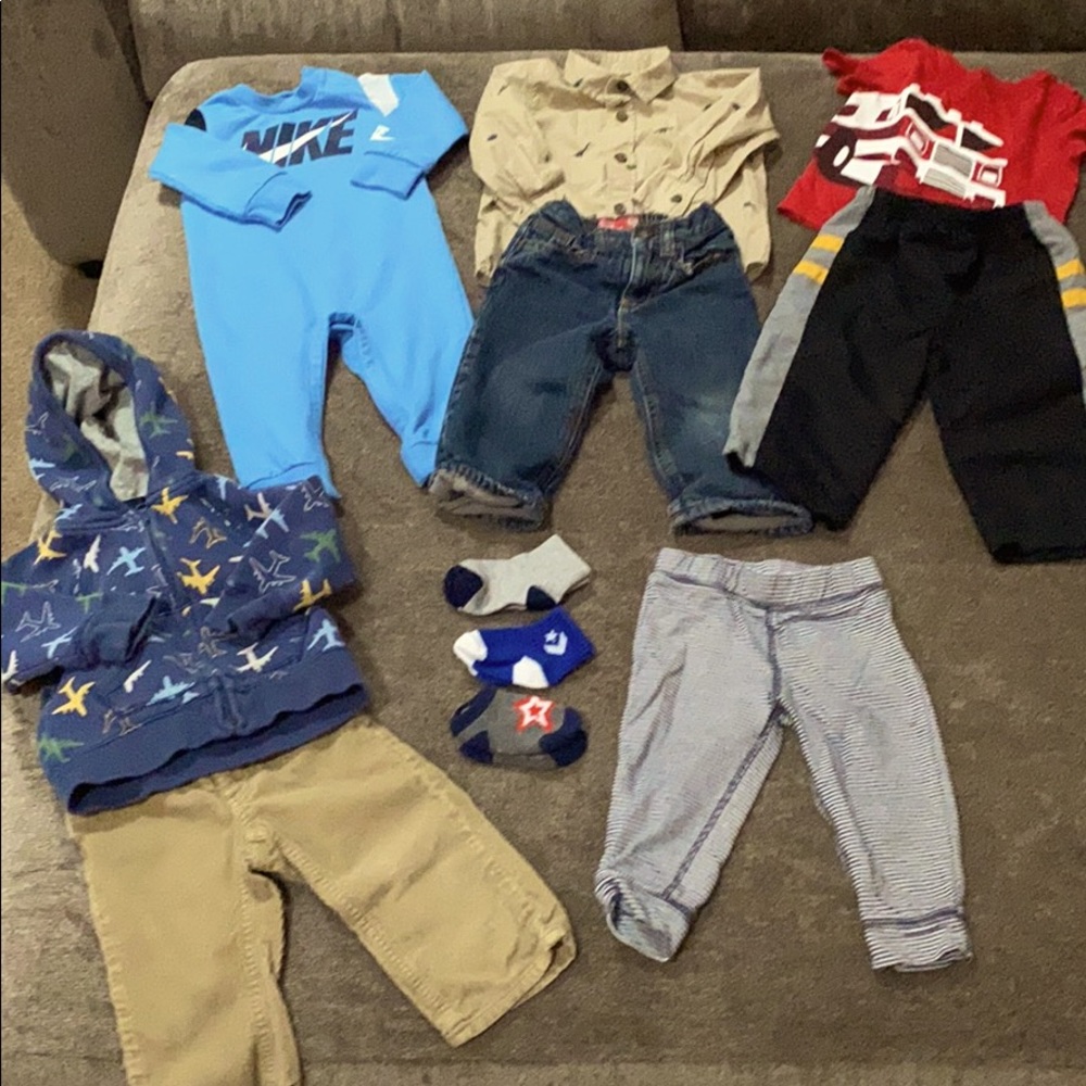 Baby Clothes Tops Bottoms Socks Sz 12-18 Months
